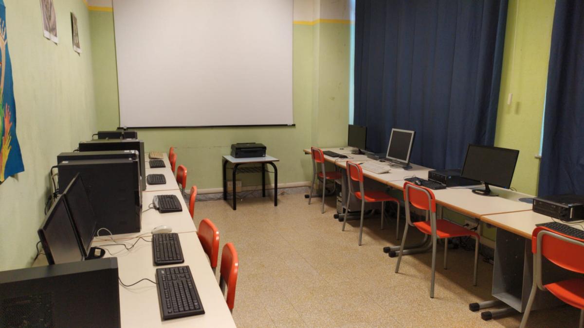 L'aula di informatica della scuola primaria "Giosuè Carducci"