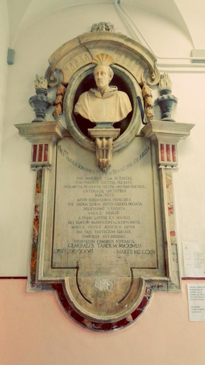 La lapide che ricorda Padre Bertazzoli di Lavacchio