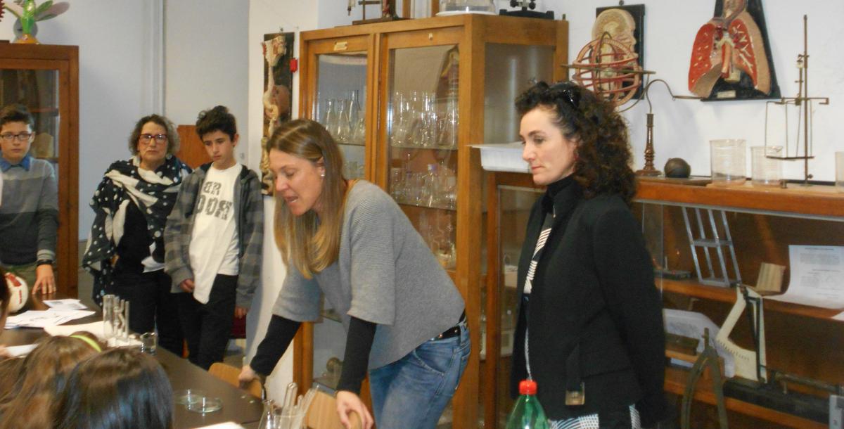 Laboratorio di Scienze per l'iniziativa Scuola Aperta alla Malaspina 