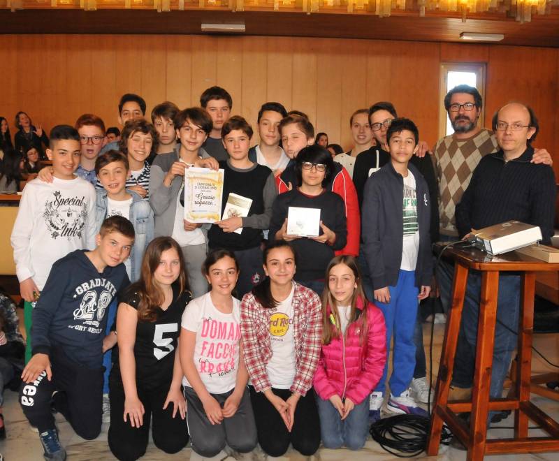 I giornalisti premiati con il giornalista Marzio Pelù e il professor Federico Guidotti