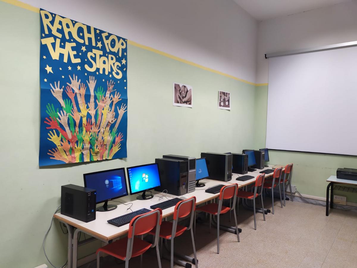 L'aula di informatica della scuola primaria "Giosuè Carducci"